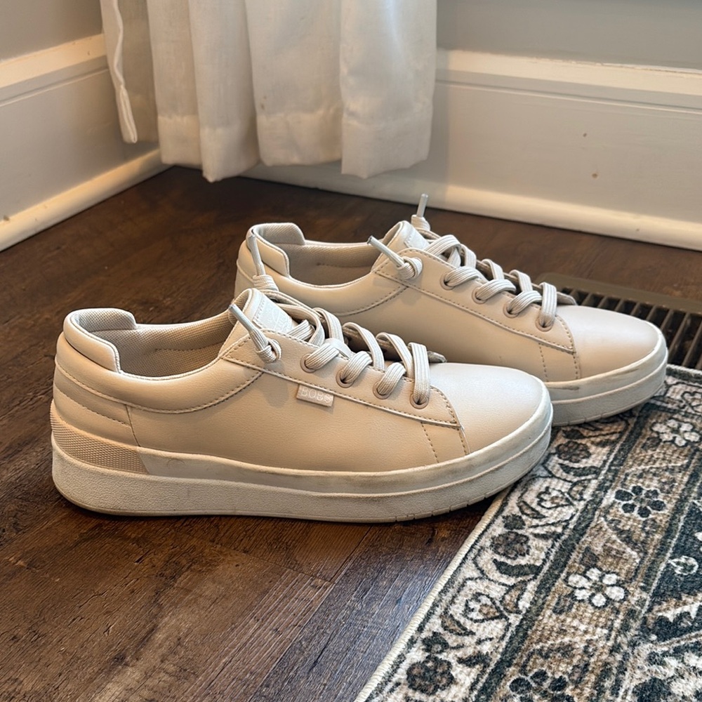 Skechers Women's Cream Sneakers